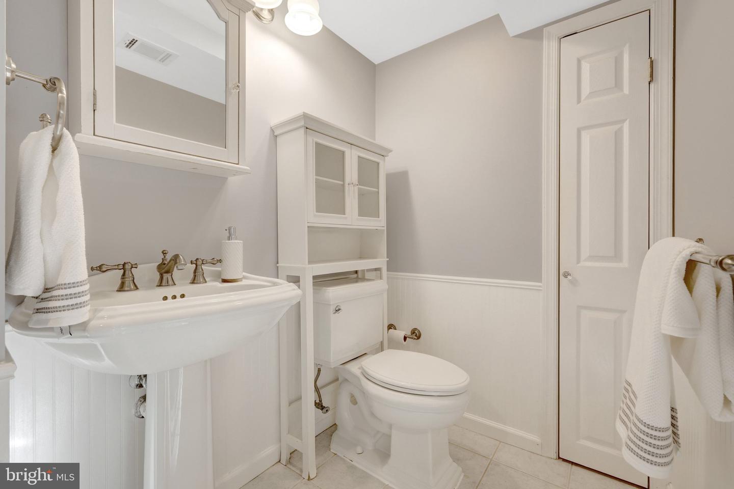 307 VALEVIEW CT NW, VIENNA, Virginia 22180, 4 Bedrooms Bedrooms, ,3 BathroomsBathrooms,Residential,For sale,307 VALEVIEW CT NW,VAFX2285528 MLS # VAFX2285528 307 VALEVIEW CT NW, VIENNA, Virginia 22180, 4 Bedrooms Bedrooms, ,3 BathroomsBathrooms,Residential,For sale,307 VALEVIEW CT NW,VAFX2285528 MLS # VAFX2285528