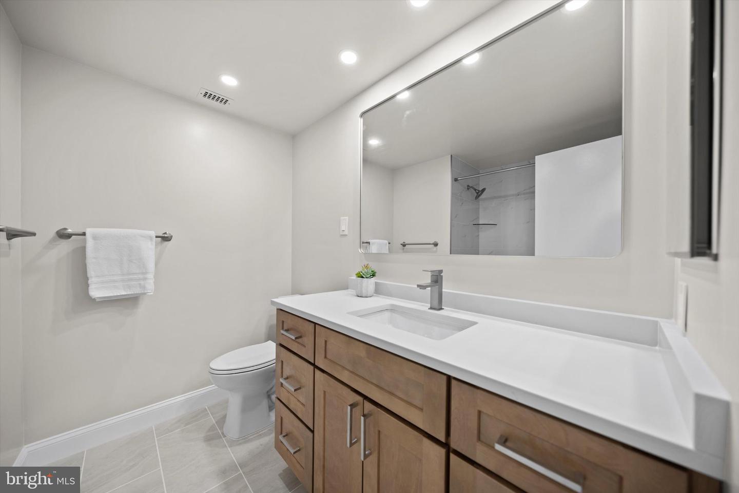 3701 S GEORGE MASON DR #417N, FALLS CHURCH, Virginia 22041, 2 Bedrooms Bedrooms, 4 Rooms Rooms,2 BathroomsBathrooms,Residential,For sale,3701 S GEORGE MASON DR #417N,VAFX2285556 MLS # VAFX2285556 3701 S GEORGE MASON DR #417N, FALLS CHURCH, Virginia 22041, 2 Bedrooms Bedrooms, 4 Rooms Rooms,2 BathroomsBathrooms,Residential,For sale,3701 S GEORGE MASON DR #417N,VAFX2285556 MLS # VAFX2285556