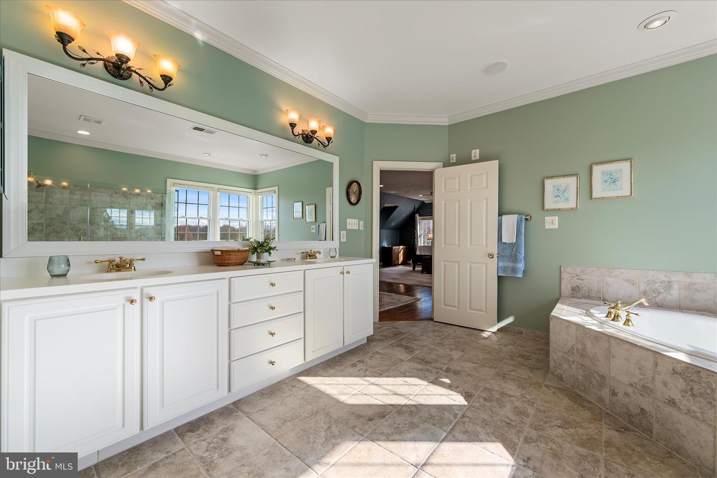 17635 HARMONY CHURCH RD, HAMILTON, Virginia 20158, 6 Bedrooms Bedrooms, ,6 BathroomsBathrooms,Residential,For sale,17635 HARMONY CHURCH RD,VALO2113938 MLS # VALO2113938