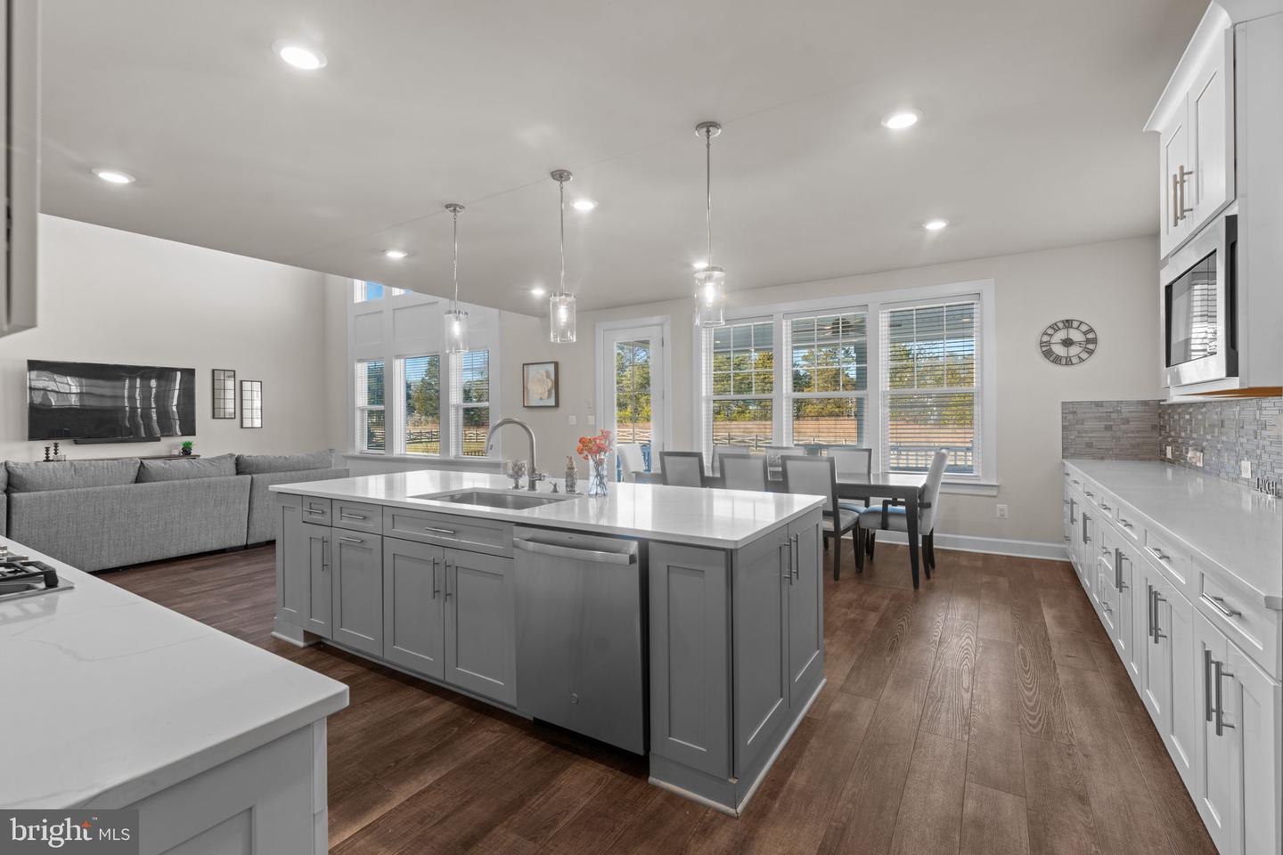 15610 CALUM CT, HAYMARKET, Virginia 20169, 5 Bedrooms Bedrooms, ,6 BathroomsBathrooms,Residential,For sale,15610 CALUM CT,VAPW2110528 MLS # VAPW2110528