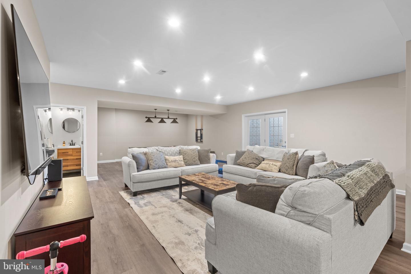 15610 CALUM CT, HAYMARKET, Virginia 20169, 5 Bedrooms Bedrooms, ,6 BathroomsBathrooms,Residential,For sale,15610 CALUM CT,VAPW2110528 MLS # VAPW2110528