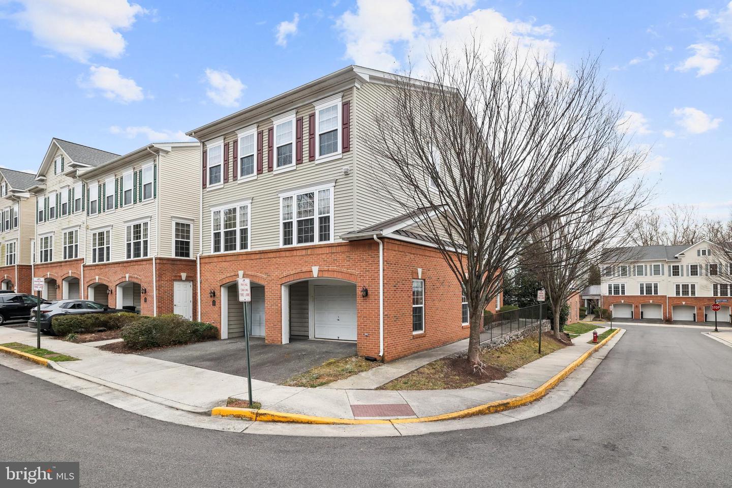 7057 HUNTLEY RUN PL #120, ALEXANDRIA, Virginia 22306, 2 Bedrooms Bedrooms, ,2 BathroomsBathrooms,Residential,For sale,7057 HUNTLEY RUN PL #120,VAFX2285768 MLS # VAFX2285768 7057 HUNTLEY RUN PL #120, ALEXANDRIA, Virginia 22306, 2 Bedrooms Bedrooms, ,2 BathroomsBathrooms,Residential,For sale,7057 HUNTLEY RUN PL #120,VAFX2285768 MLS # VAFX2285768