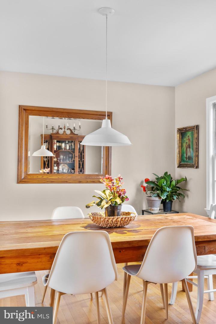 6534 DIVINE ST, MCLEAN, Virginia 22101, 4 Bedrooms Bedrooms, ,2 BathroomsBathrooms,Residential,For sale,6534 DIVINE ST,VAFX2285804 MLS # VAFX2285804 6534 DIVINE ST, MCLEAN, Virginia 22101, 4 Bedrooms Bedrooms, ,2 BathroomsBathrooms,Residential,For sale,6534 DIVINE ST,VAFX2285804 MLS # VAFX2285804