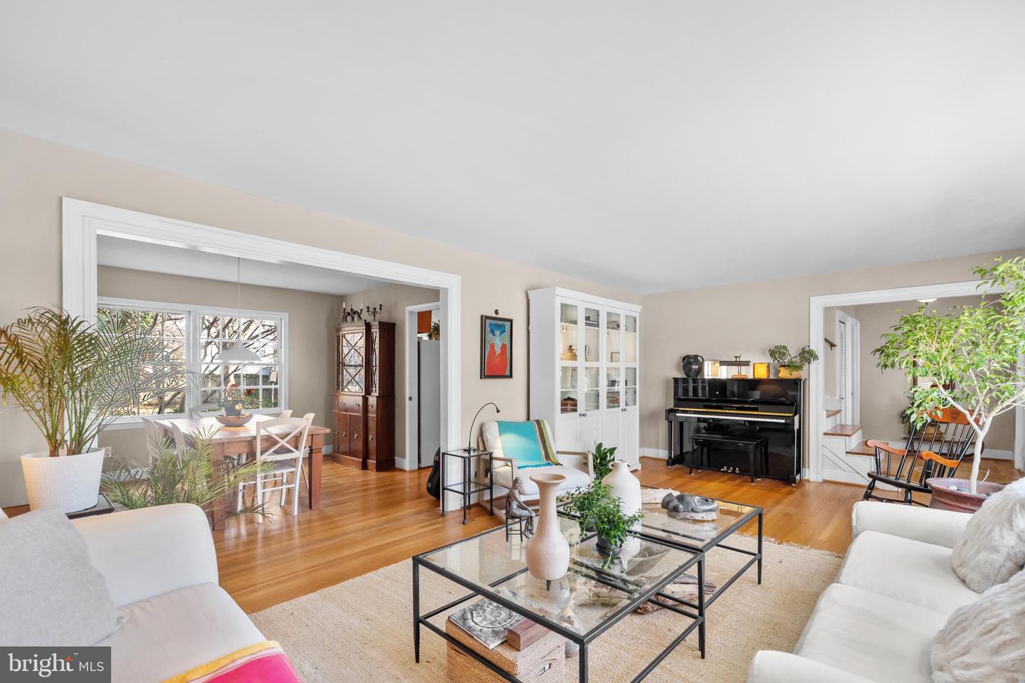 6534 DIVINE ST, MCLEAN, Virginia 22101, 4 Bedrooms Bedrooms, ,2 BathroomsBathrooms,Residential,For sale,6534 DIVINE ST,VAFX2285804 MLS # VAFX2285804 6534 DIVINE ST, MCLEAN, Virginia 22101, 4 Bedrooms Bedrooms, ,2 BathroomsBathrooms,Residential,For sale,6534 DIVINE ST,VAFX2285804 MLS # VAFX2285804