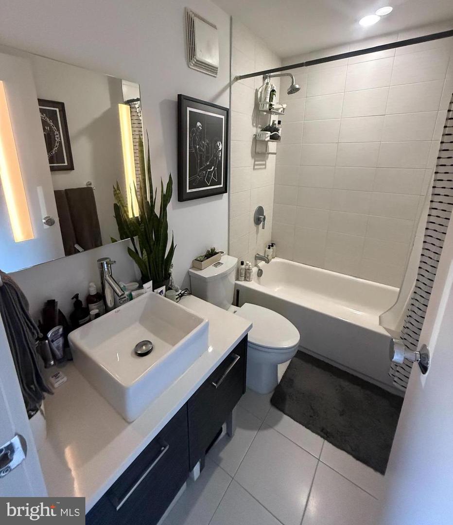 1020 MONROE ST NW #204, WASHINGTON, District Of Columbia 20010, 1 Bedroom Bedrooms, ,1 BathroomBathrooms,Residential,For sale,1020 MONROE ST NW #204,DCDC2241464 MLS # DCDC2241464 1020 MONROE ST NW #204, WASHINGTON, District Of Columbia 20010, 1 Bedroom Bedrooms, ,1 BathroomBathrooms,Residential,For sale,1020 MONROE ST NW #204,DCDC2241464 MLS # DCDC2241464