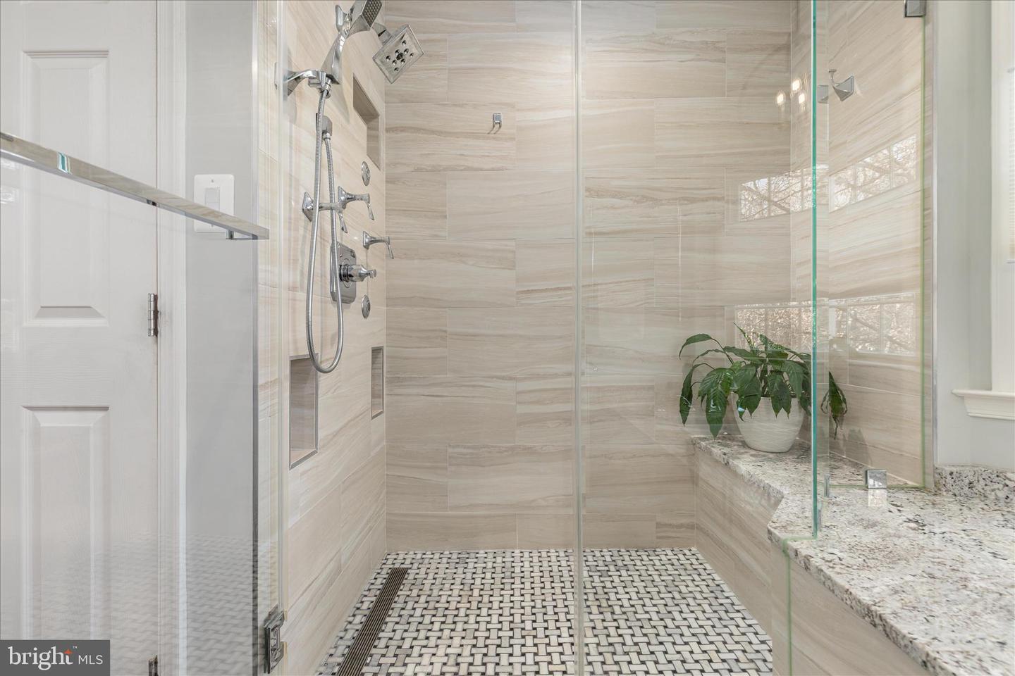 12822 MONROE MANOR DR, OAK HILL, Virginia 20171, 4 Bedrooms Bedrooms, ,3 BathroomsBathrooms,Residential,For sale,12822 MONROE MANOR DR,VAFX2285856 MLS # VAFX2285856