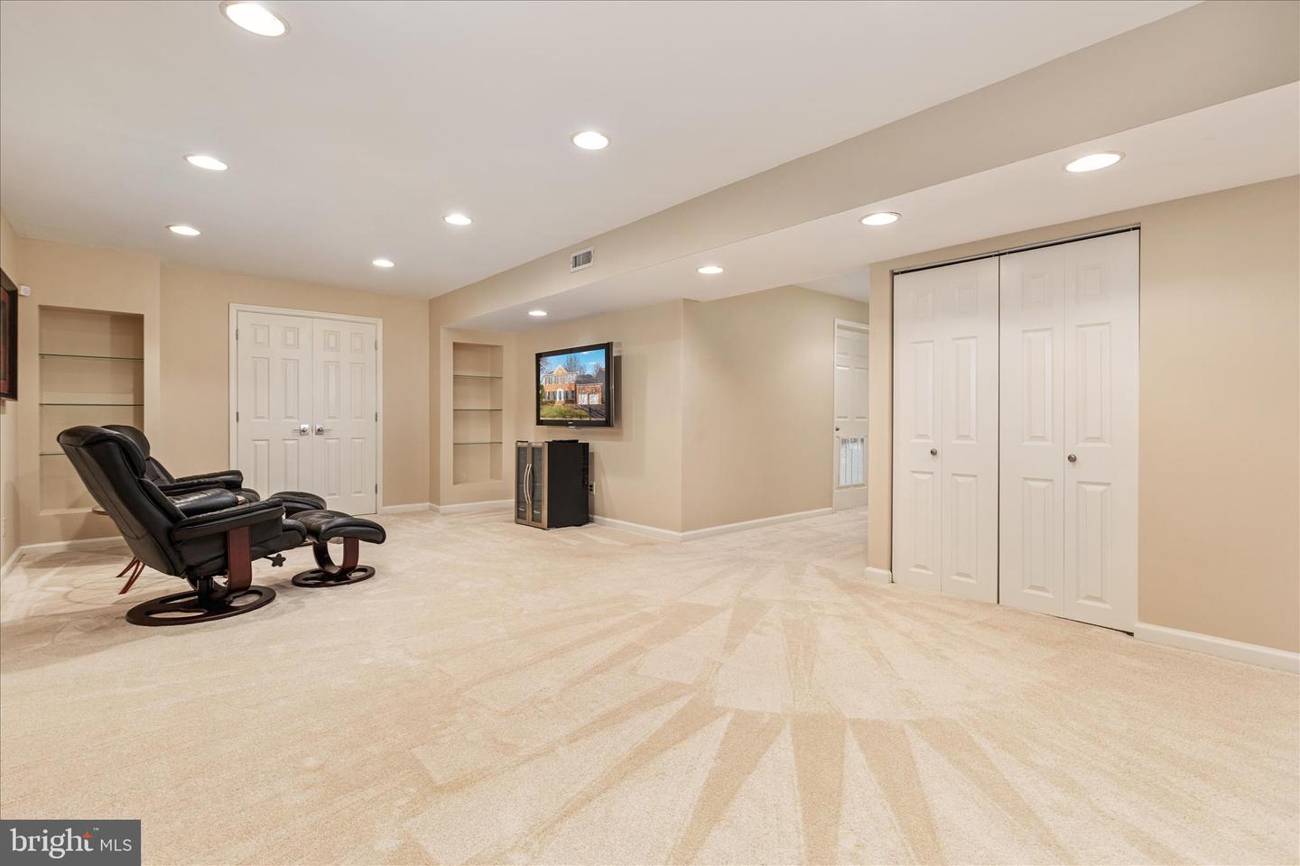 12822 MONROE MANOR DR, OAK HILL, Virginia 20171, 4 Bedrooms Bedrooms, ,3 BathroomsBathrooms,Residential,For sale,12822 MONROE MANOR DR,VAFX2285856 MLS # VAFX2285856