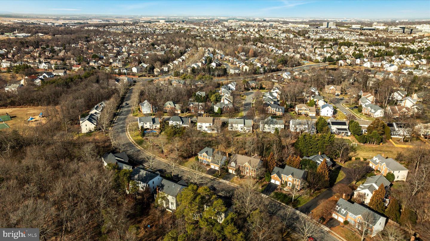 12822 MONROE MANOR DR, OAK HILL, Virginia 20171, 4 Bedrooms Bedrooms, ,3 BathroomsBathrooms,Residential,For sale,12822 MONROE MANOR DR,VAFX2285856 MLS # VAFX2285856