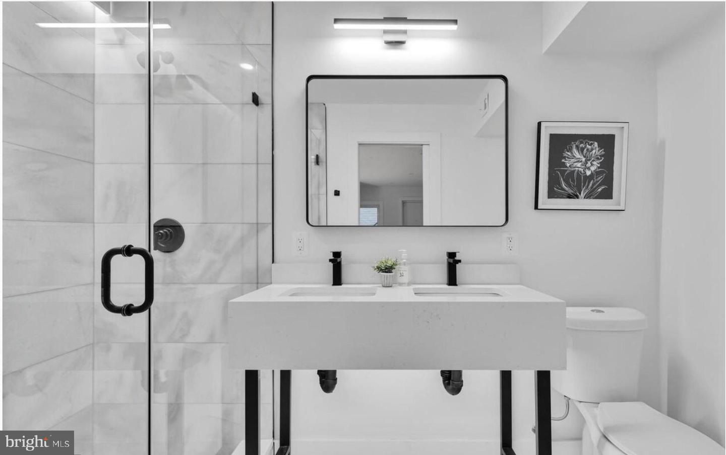 718 6TH ST NE #1, WASHINGTON, District Of Columbia 20002, 4 Bedrooms Bedrooms, 7 Rooms Rooms,2 BathroomsBathrooms,Residential,For sale,718 6TH ST NE #1,DCDC2241502 MLS # DCDC2241502