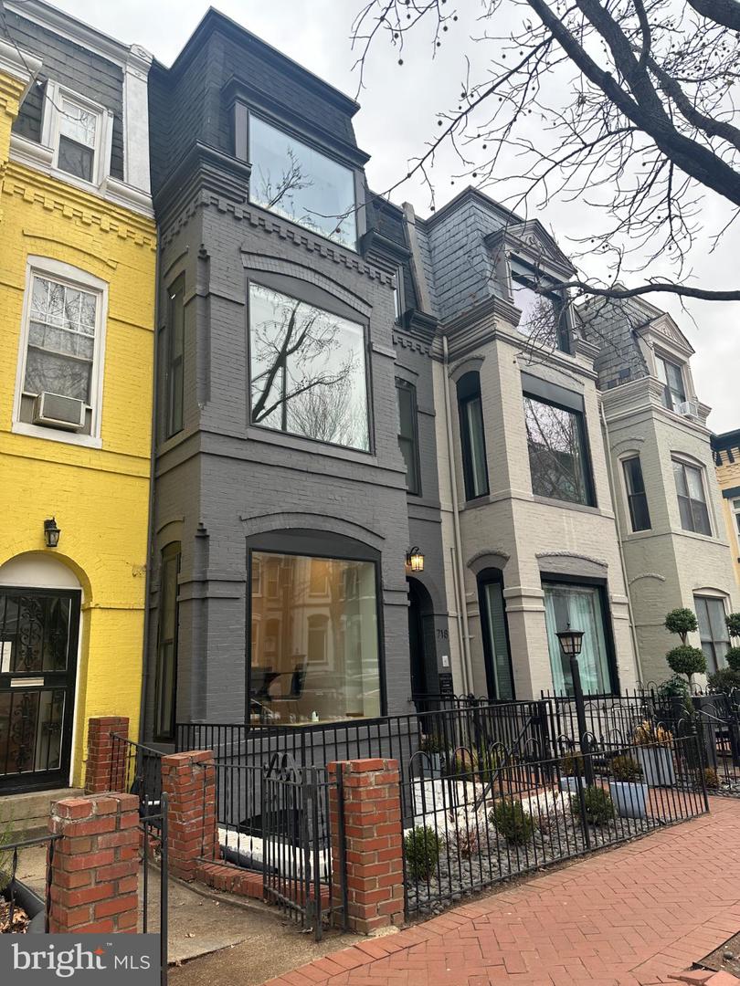 718 6TH ST NE #1, WASHINGTON, District Of Columbia 20002, 4 Bedrooms Bedrooms, 7 Rooms Rooms,2 BathroomsBathrooms,Residential,For sale,718 6TH ST NE #1,DCDC2241502 MLS # DCDC2241502