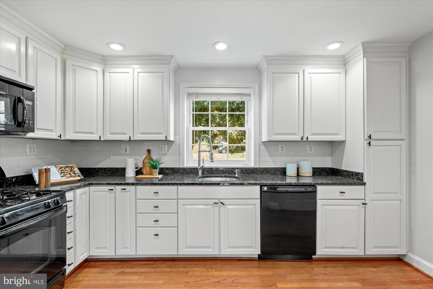 227 GUTHRIE AVE, ALEXANDRIA, Virginia 22305, 3 Bedrooms Bedrooms, ,2 BathroomsBathrooms,Residential,For sale,227 GUTHRIE AVE,VAAX2053190 MLS # VAAX2053190