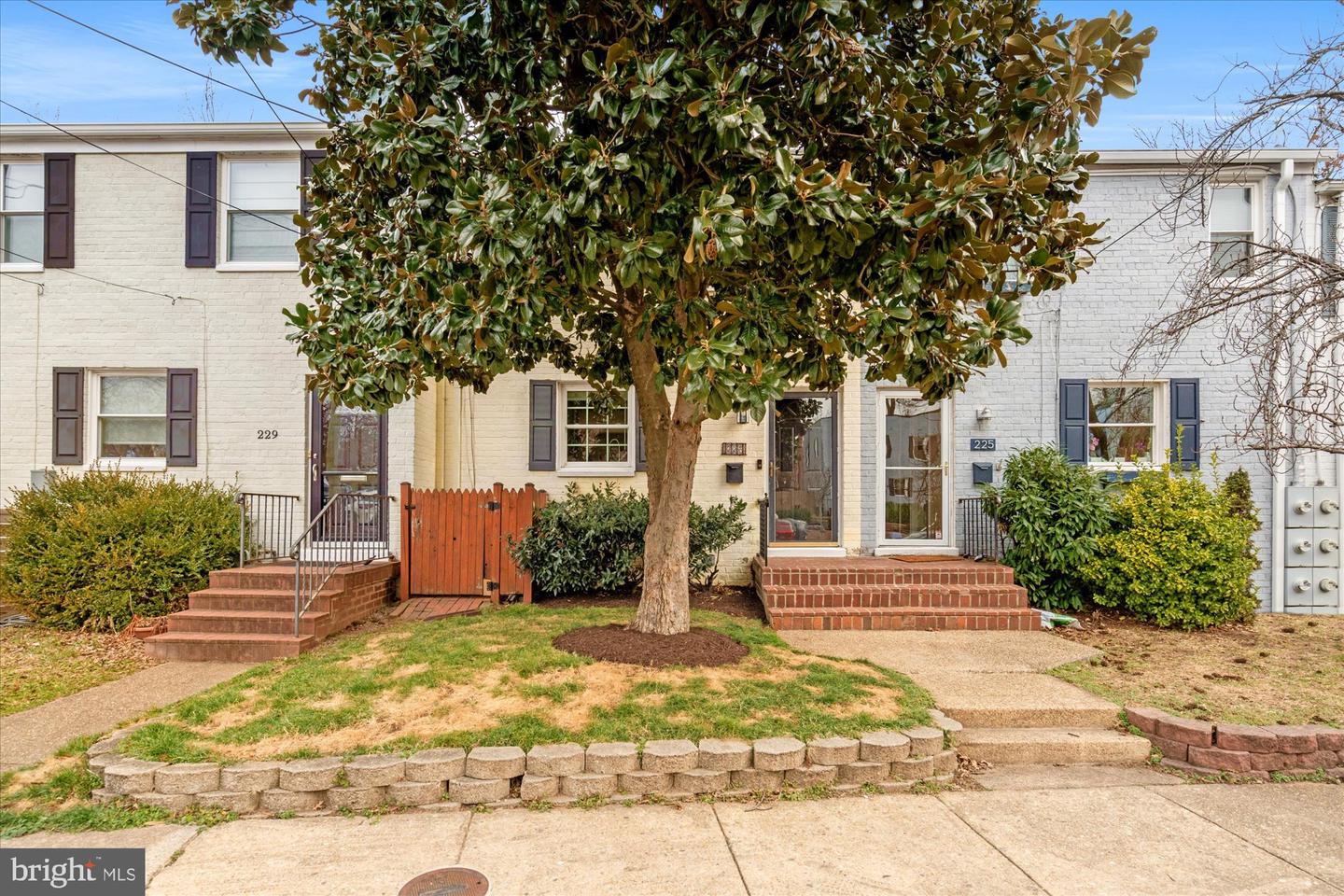 227 GUTHRIE AVE, ALEXANDRIA, Virginia 22305, 3 Bedrooms Bedrooms, ,2 BathroomsBathrooms,Residential,For sale,227 GUTHRIE AVE,VAAX2053190 MLS # VAAX2053190