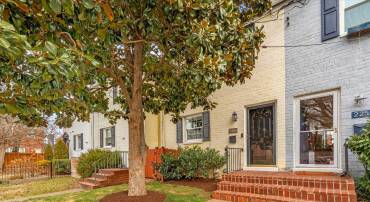 227 GUTHRIE AVE, ALEXANDRIA, Virginia 22305, 3 Bedrooms Bedrooms, ,2 BathroomsBathrooms,Residential,For sale,227 GUTHRIE AVE,VAAX2053190 MLS # VAAX2053190