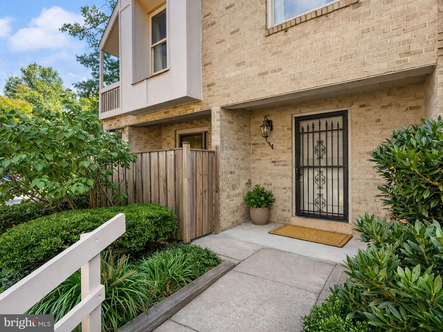 1641 KENWOOD AVE, ALEXANDRIA, Virginia 22302, 2 Bedrooms Bedrooms, ,2 BathroomsBathrooms,Residential,For sale,1641 KENWOOD AVE,VAAX2053192 MLS # VAAX2053192 1641 KENWOOD AVE, ALEXANDRIA, Virginia 22302, 2 Bedrooms Bedrooms, ,2 BathroomsBathrooms,Residential,For sale,1641 KENWOOD AVE,VAAX2053192 MLS # VAAX2053192