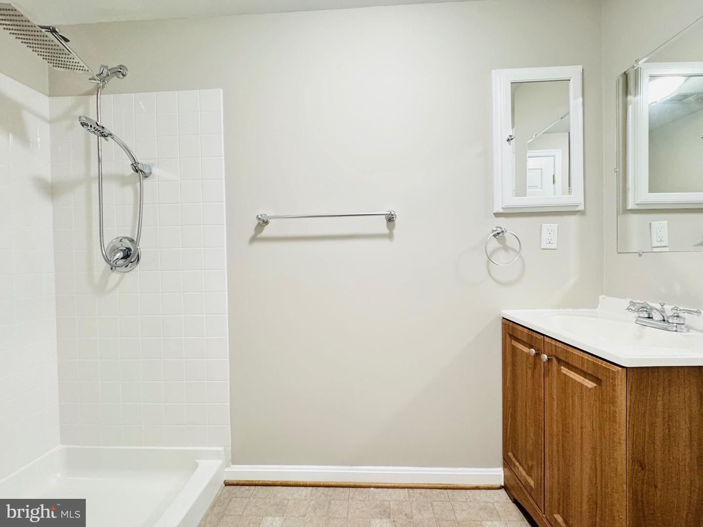 3197 TULIP TREE PL, DUMFRIES, Virginia 22026, 6 Bedrooms Bedrooms, ,3 BathroomsBathrooms,Residential,For sale,3197 TULIP TREE PL,VAPW2110620 MLS # VAPW2110620