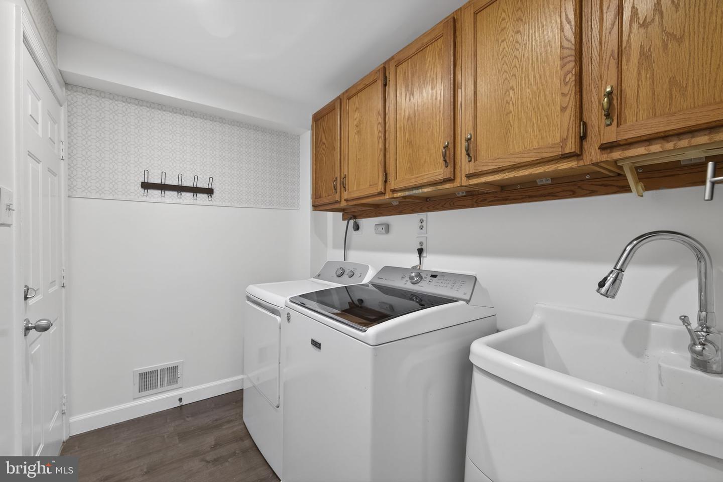 15067 BROWN POST LN, CENTREVILLE, Virginia 20121, 4 Bedrooms Bedrooms, ,3 BathroomsBathrooms,Residential,For sale,15067 BROWN POST LN,VAFX2285936 MLS # VAFX2285936 15067 BROWN POST LN, CENTREVILLE, Virginia 20121, 4 Bedrooms Bedrooms, ,3 BathroomsBathrooms,Residential,For sale,15067 BROWN POST LN,VAFX2285936 MLS # VAFX2285936