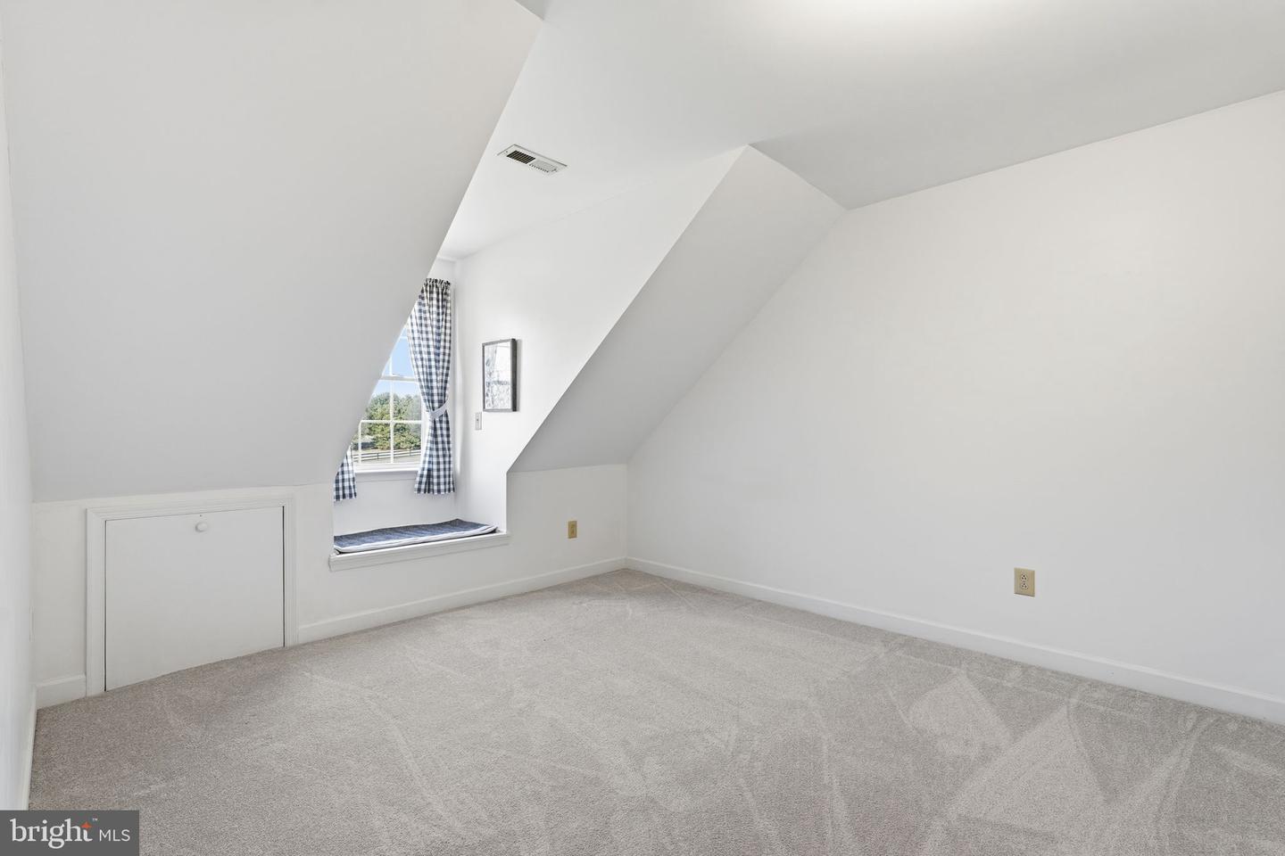 422 MILLDALE VALLEY DR, FRONT ROYAL, Virginia 22630, 4 Bedrooms Bedrooms, ,2 BathroomsBathrooms,Residential,For sale,422 MILLDALE VALLEY DR,VAWR2013136 MLS # VAWR2013136