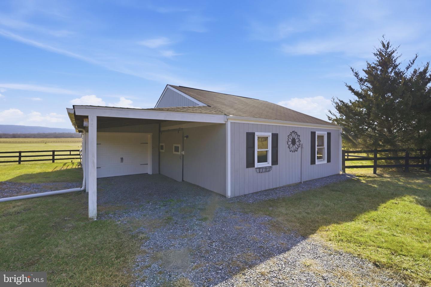 422 MILLDALE VALLEY DR, FRONT ROYAL, Virginia 22630, 4 Bedrooms Bedrooms, ,2 BathroomsBathrooms,Residential,For sale,422 MILLDALE VALLEY DR,VAWR2013136 MLS # VAWR2013136