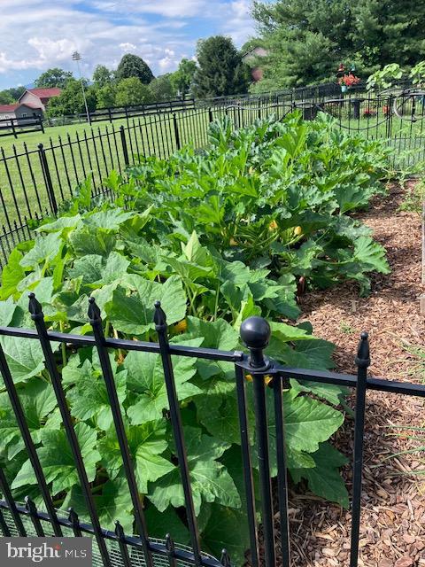 422 MILLDALE VALLEY DR, FRONT ROYAL, Virginia 22630, 4 Bedrooms Bedrooms, ,2 BathroomsBathrooms,Residential,For sale,422 MILLDALE VALLEY DR,VAWR2013136 MLS # VAWR2013136