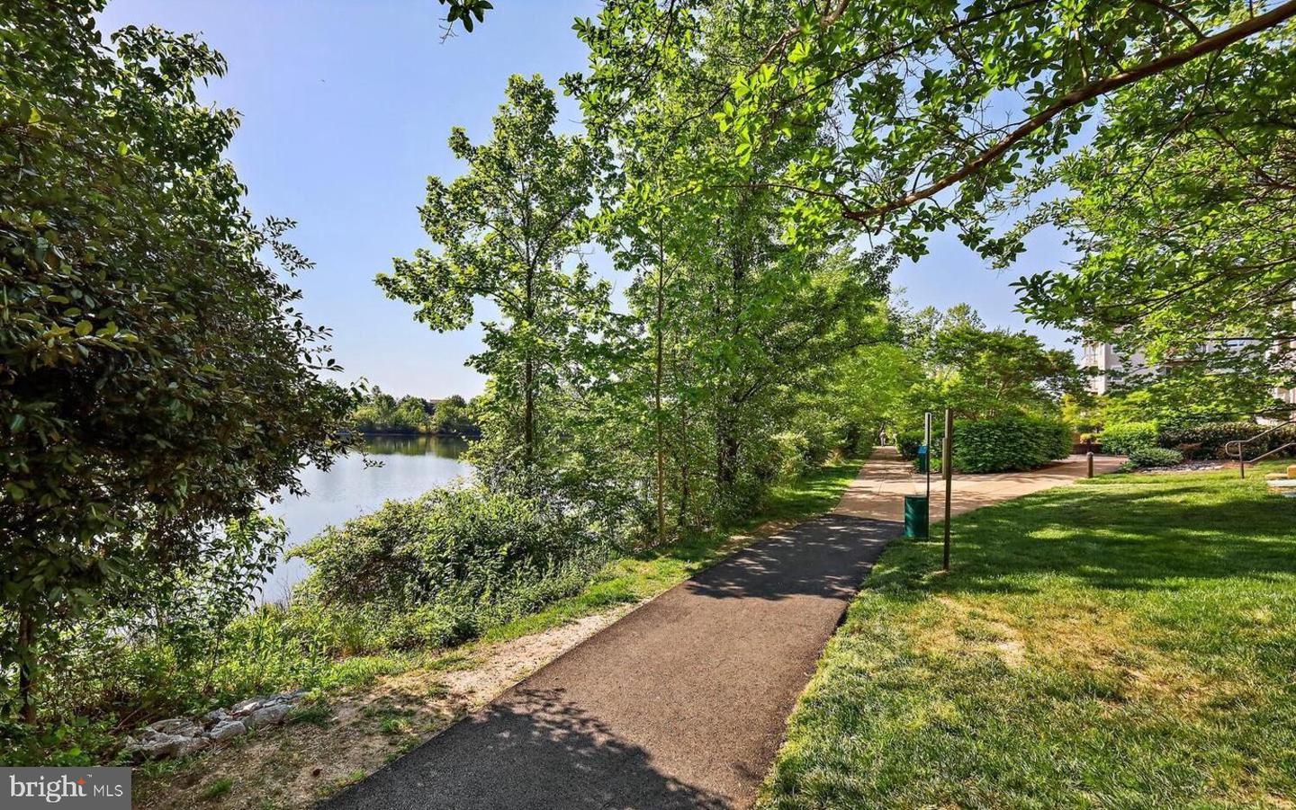 6543 GRANGE LN #202, ALEXANDRIA, Virginia 22315, 2 Bedrooms Bedrooms, ,2 BathroomsBathrooms,Residential,For sale,6543 GRANGE LN #202,VAFX2285958 MLS # VAFX2285958