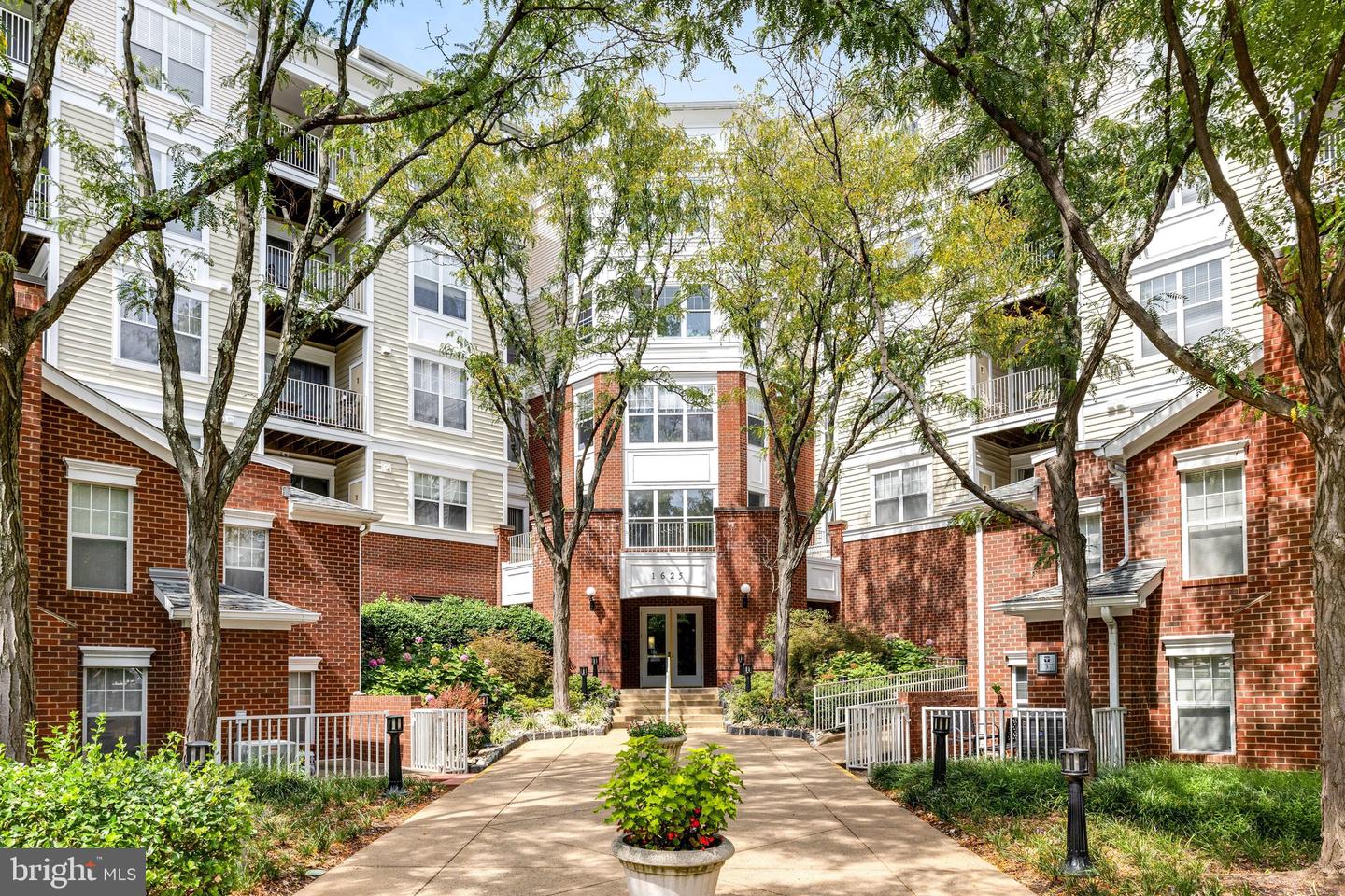 1625 INTERNATIONAL DR #421, MCLEAN, Virginia 22102, 1 Bedroom Bedrooms, ,1 BathroomBathrooms,Residential,For sale,1625 INTERNATIONAL DR #421,VAFX2285974 MLS # VAFX2285974