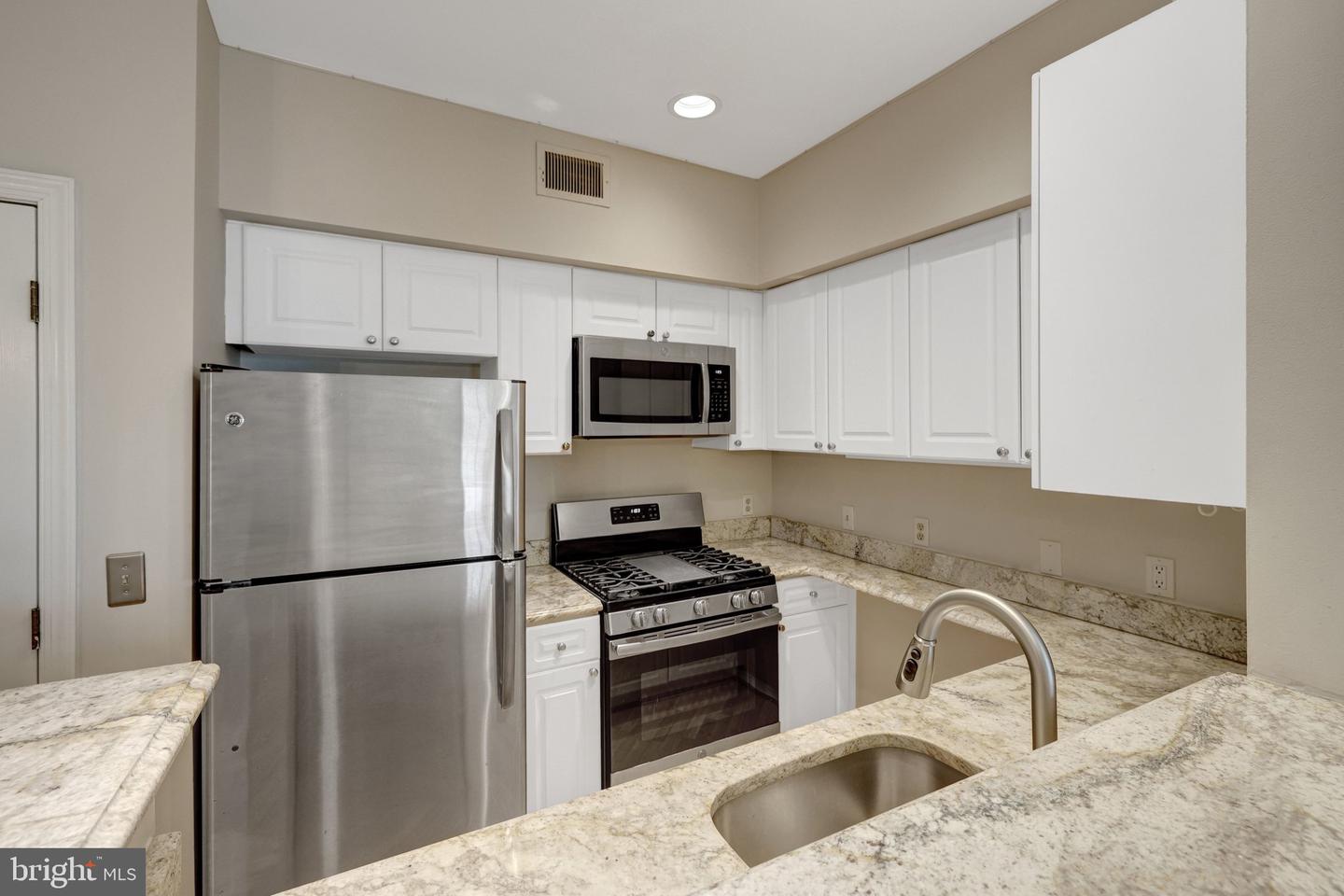 1625 INTERNATIONAL DR #421, MCLEAN, Virginia 22102, 1 Bedroom Bedrooms, ,1 BathroomBathrooms,Residential,For sale,1625 INTERNATIONAL DR #421,VAFX2285974 MLS # VAFX2285974