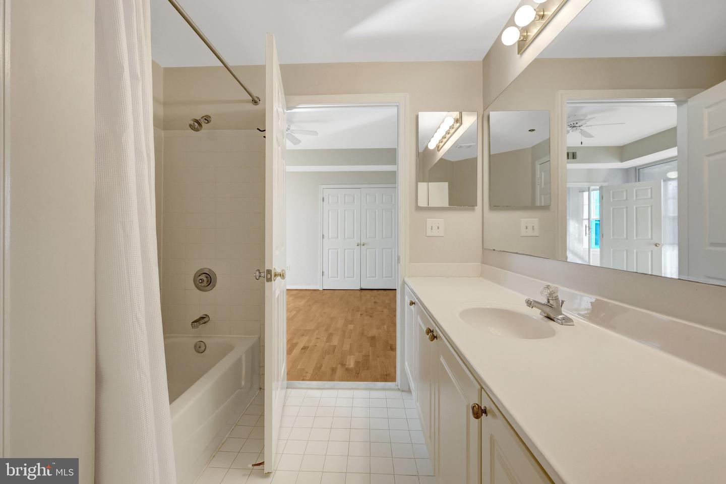 1625 INTERNATIONAL DR #421, MCLEAN, Virginia 22102, 1 Bedroom Bedrooms, ,1 BathroomBathrooms,Residential,For sale,1625 INTERNATIONAL DR #421,VAFX2285974 MLS # VAFX2285974