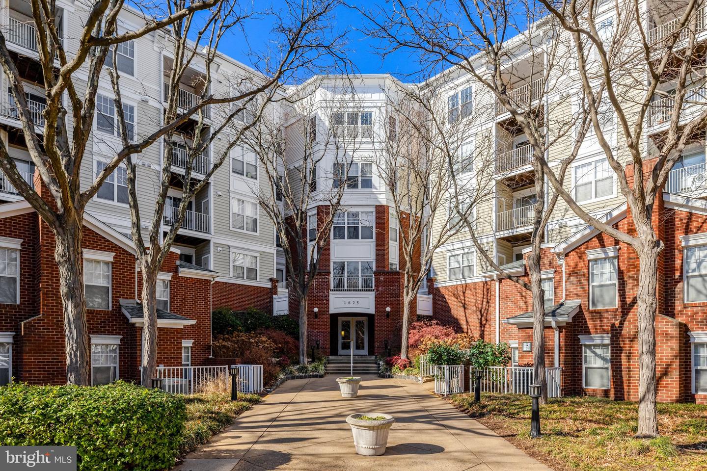 1625 INTERNATIONAL DR #421, MCLEAN, Virginia 22102, 1 Bedroom Bedrooms, ,1 BathroomBathrooms,Residential,For sale,1625 INTERNATIONAL DR #421,VAFX2285974 MLS # VAFX2285974