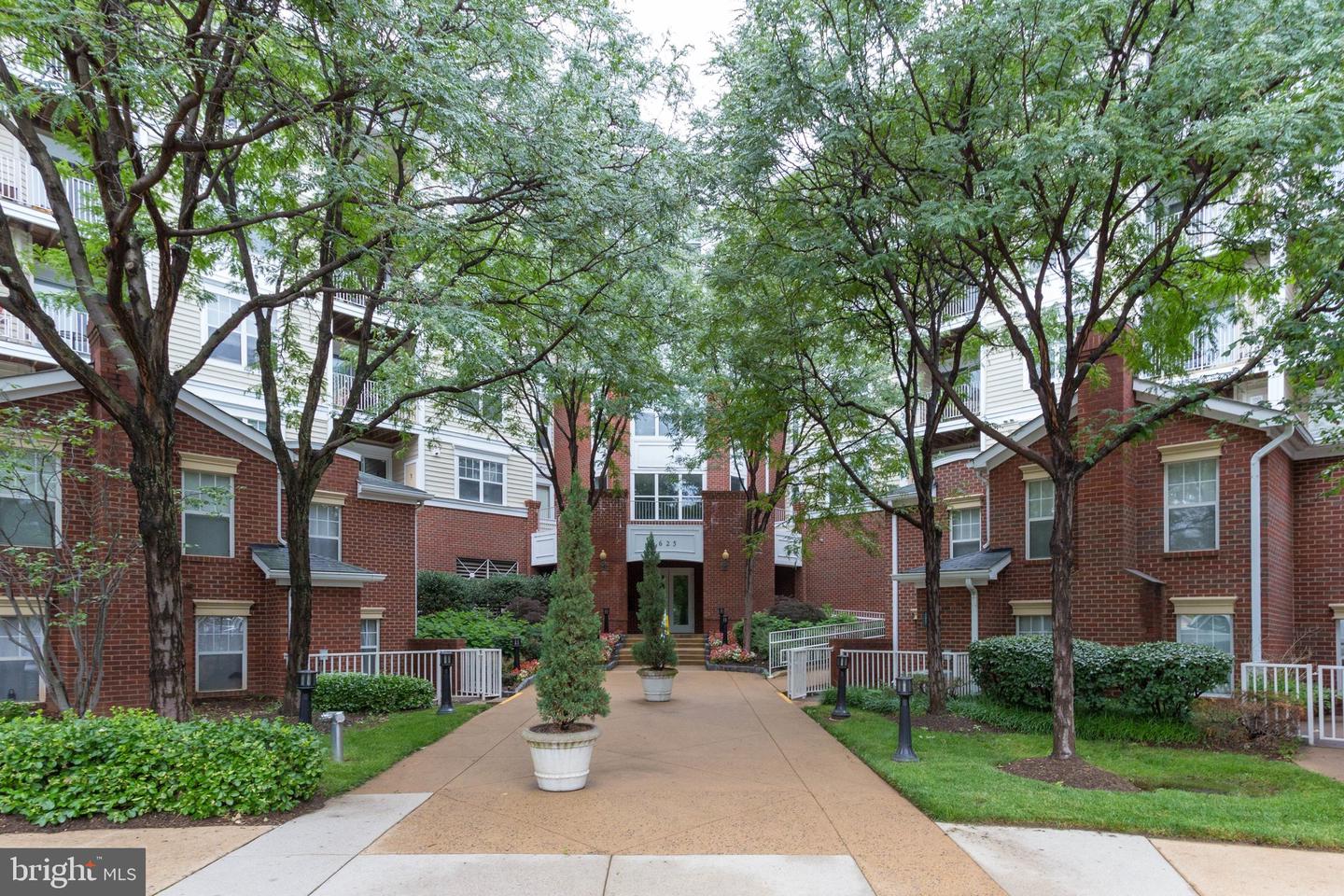 1625 INTERNATIONAL DR #421, MCLEAN, Virginia 22102, 1 Bedroom Bedrooms, ,1 BathroomBathrooms,Residential,For sale,1625 INTERNATIONAL DR #421,VAFX2285974 MLS # VAFX2285974