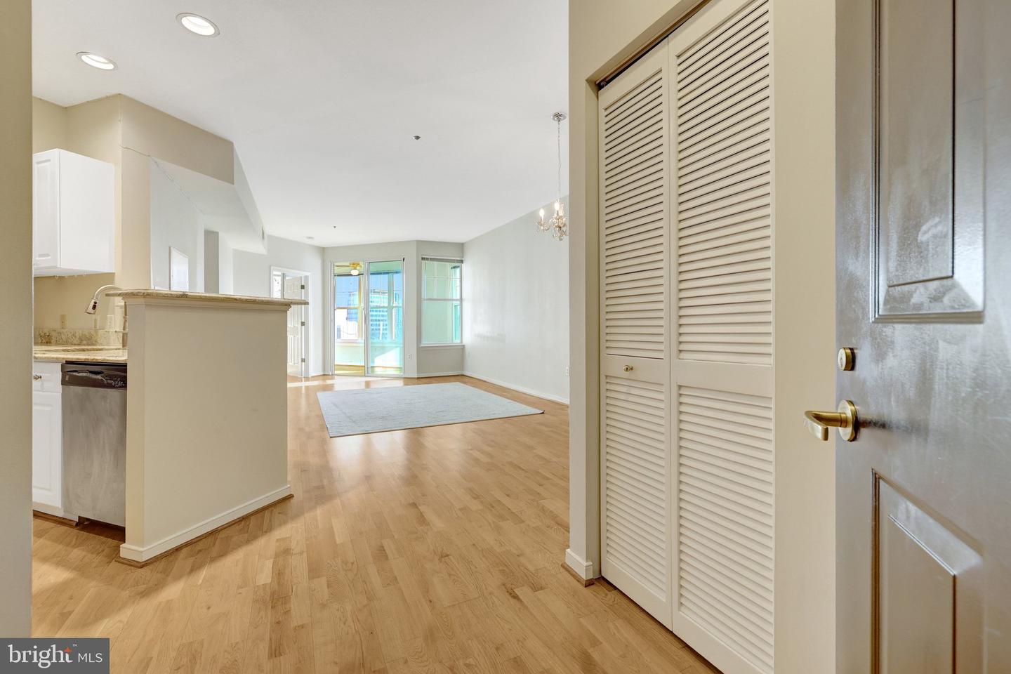 1625 INTERNATIONAL DR #421, MCLEAN, Virginia 22102, 1 Bedroom Bedrooms, ,1 BathroomBathrooms,Residential,For sale,1625 INTERNATIONAL DR #421,VAFX2285974 MLS # VAFX2285974