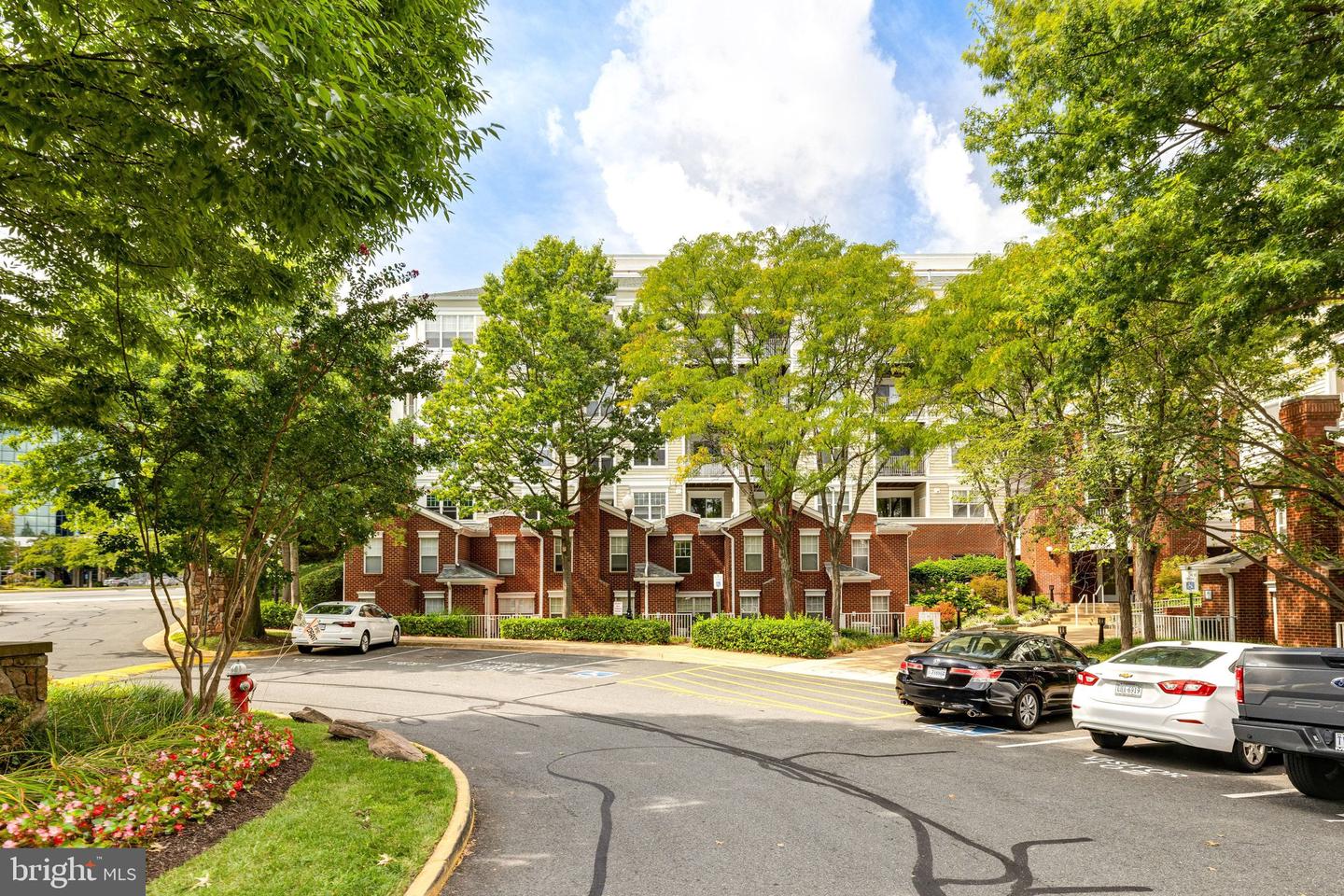 1625 INTERNATIONAL DR #421, MCLEAN, Virginia 22102, 1 Bedroom Bedrooms, ,1 BathroomBathrooms,Residential,For sale,1625 INTERNATIONAL DR #421,VAFX2285974 MLS # VAFX2285974
