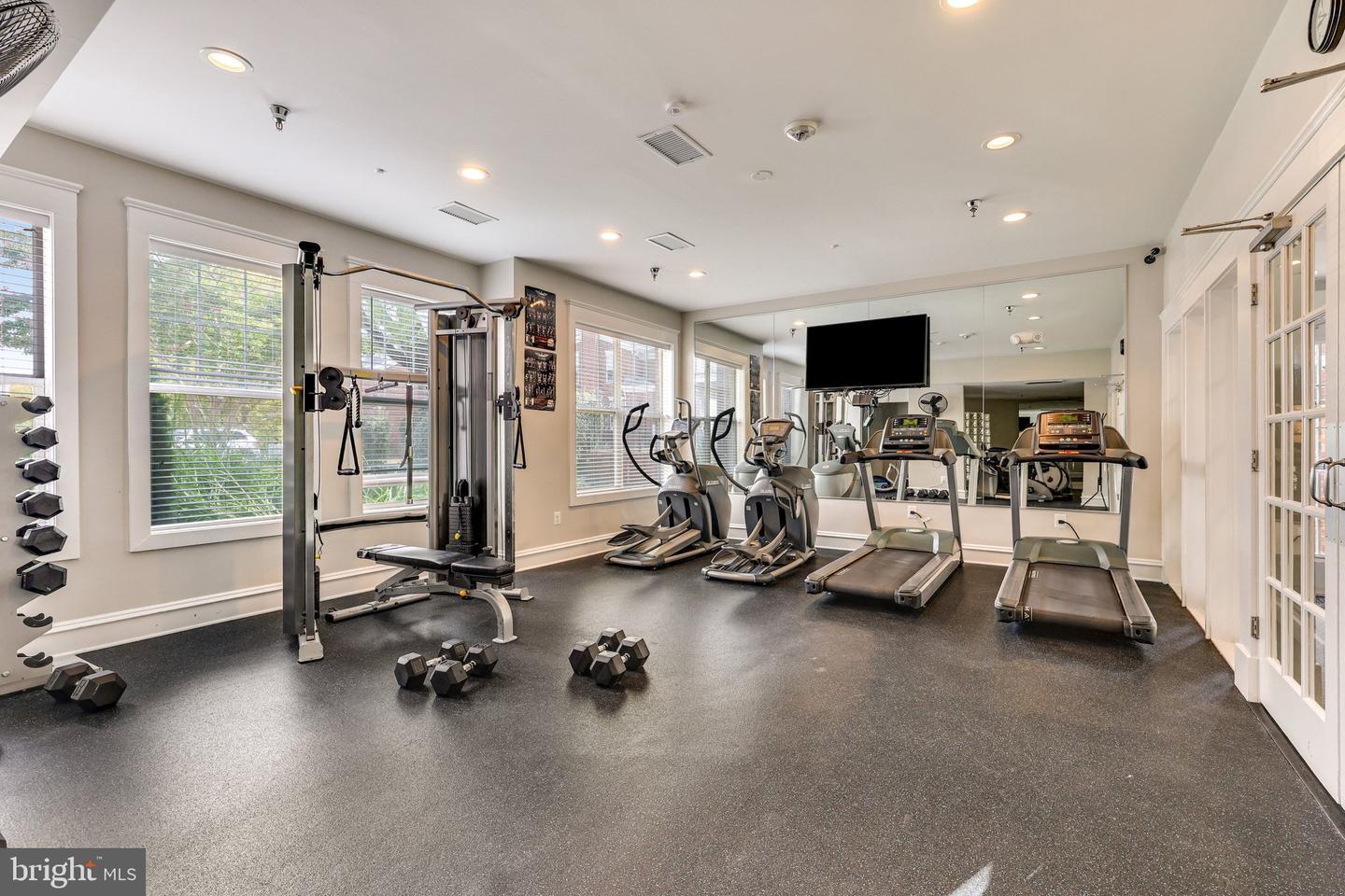 1625 INTERNATIONAL DR #421, MCLEAN, Virginia 22102, 1 Bedroom Bedrooms, ,1 BathroomBathrooms,Residential,For sale,1625 INTERNATIONAL DR #421,VAFX2285974 MLS # VAFX2285974