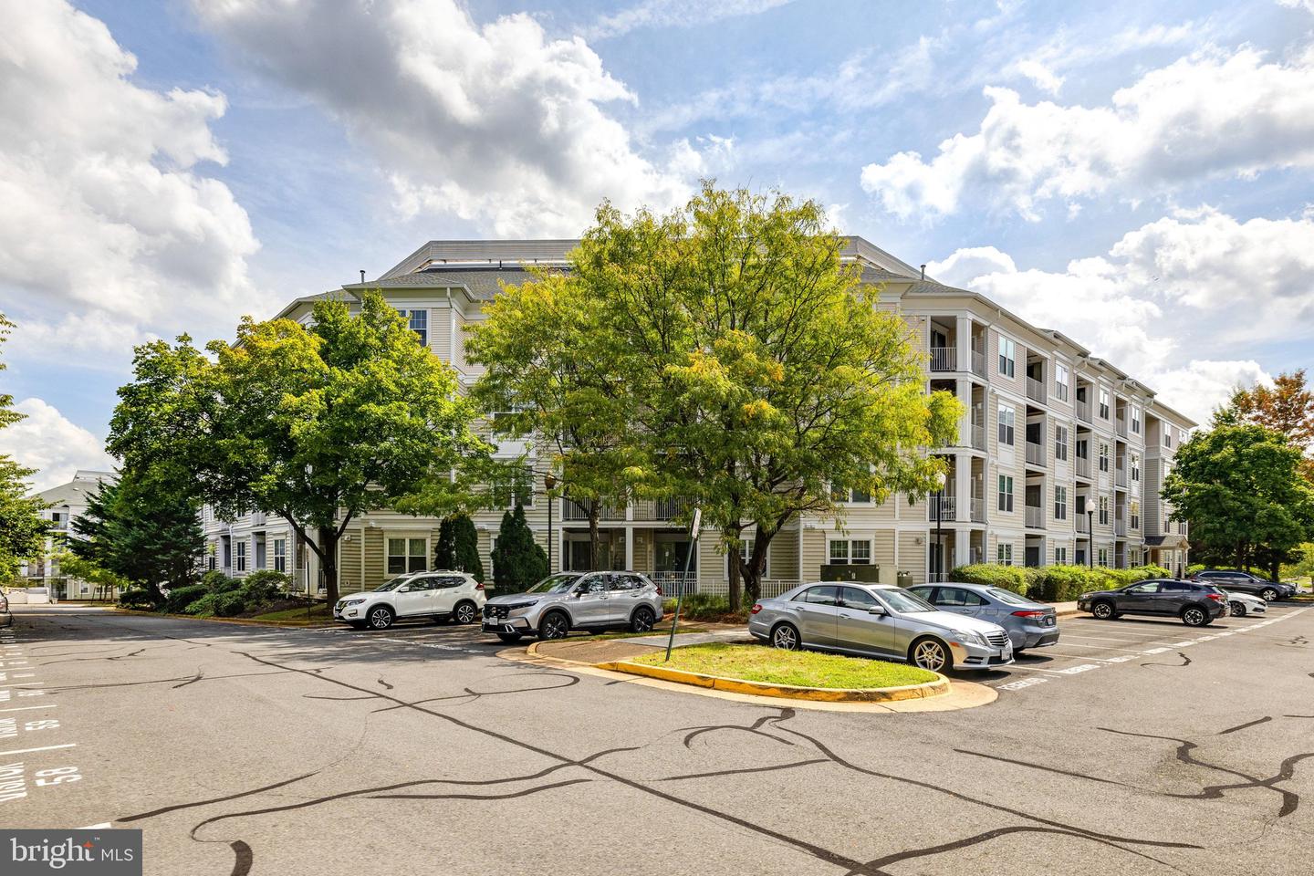 1625 INTERNATIONAL DR #421, MCLEAN, Virginia 22102, 1 Bedroom Bedrooms, ,1 BathroomBathrooms,Residential,For sale,1625 INTERNATIONAL DR #421,VAFX2285974 MLS # VAFX2285974