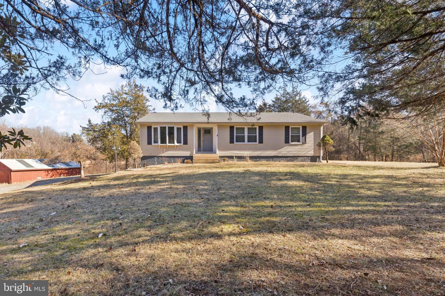 6127 BEVERLEYS MILL RD, BROAD RUN, Virginia 20137, 3 Bedrooms Bedrooms, 10 Rooms Rooms,2 BathroomsBathrooms,Residential,For sale,6127 BEVERLEYS MILL RD,VAFQ2020148 MLS # VAFQ2020148