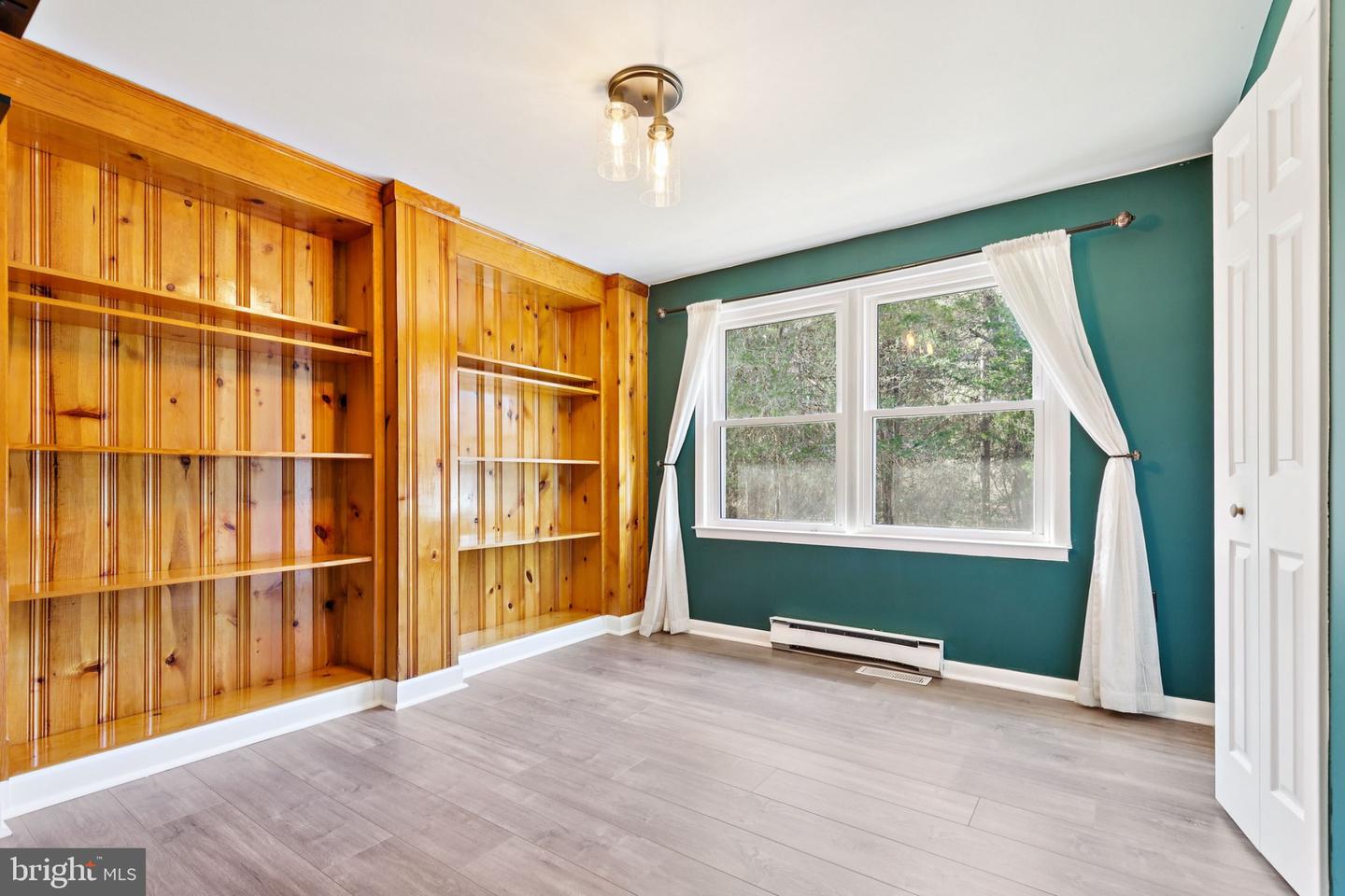 6127 BEVERLEYS MILL RD, BROAD RUN, Virginia 20137, 3 Bedrooms Bedrooms, 10 Rooms Rooms,2 BathroomsBathrooms,Residential,For sale,6127 BEVERLEYS MILL RD,VAFQ2020148 MLS # VAFQ2020148