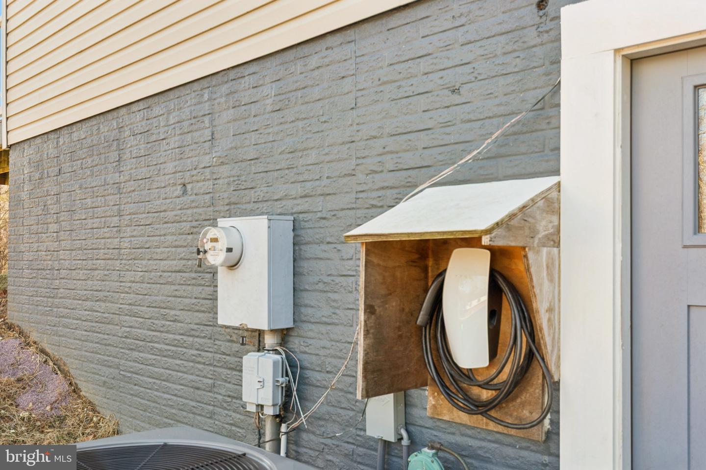 6127 BEVERLEYS MILL RD, BROAD RUN, Virginia 20137, 3 Bedrooms Bedrooms, 10 Rooms Rooms,2 BathroomsBathrooms,Residential,For sale,6127 BEVERLEYS MILL RD,VAFQ2020148 MLS # VAFQ2020148