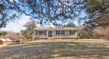 6127 BEVERLEYS MILL RD, BROAD RUN, Virginia 20137, 3 Bedrooms Bedrooms, 10 Rooms Rooms,2 BathroomsBathrooms,Residential,For sale,6127 BEVERLEYS MILL RD,VAFQ2020148 MLS # VAFQ2020148