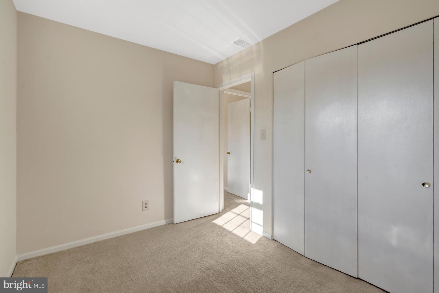 6306 PADDINGTON LN, CENTREVILLE, Virginia 20120, 4 Bedrooms Bedrooms, ,2 BathroomsBathrooms,Residential,For sale,6306 PADDINGTON LN,VAFX2286028 MLS # VAFX2286028