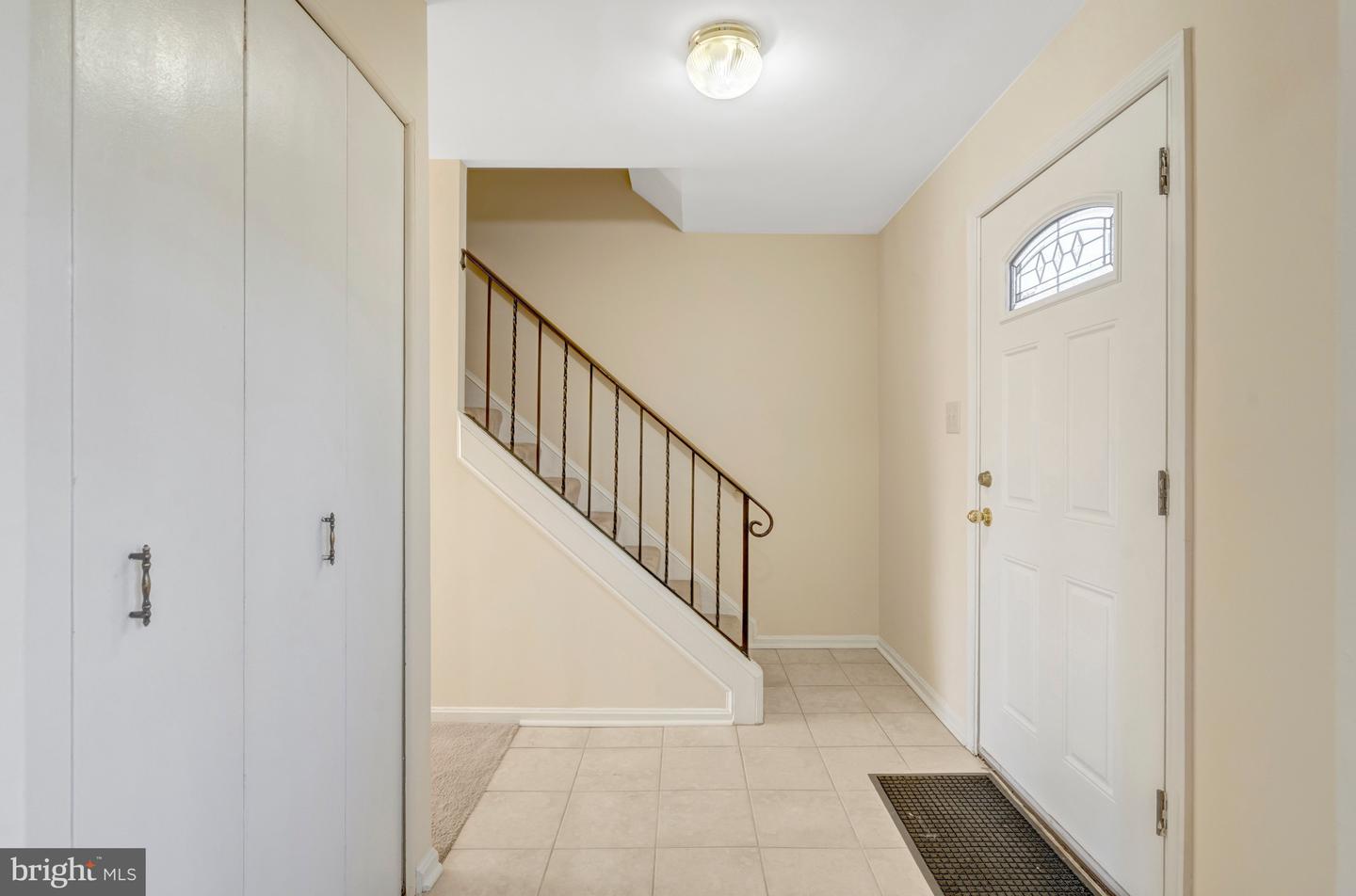 6306 PADDINGTON LN, CENTREVILLE, Virginia 20120, 4 Bedrooms Bedrooms, ,2 BathroomsBathrooms,Residential,For sale,6306 PADDINGTON LN,VAFX2286028 MLS # VAFX2286028