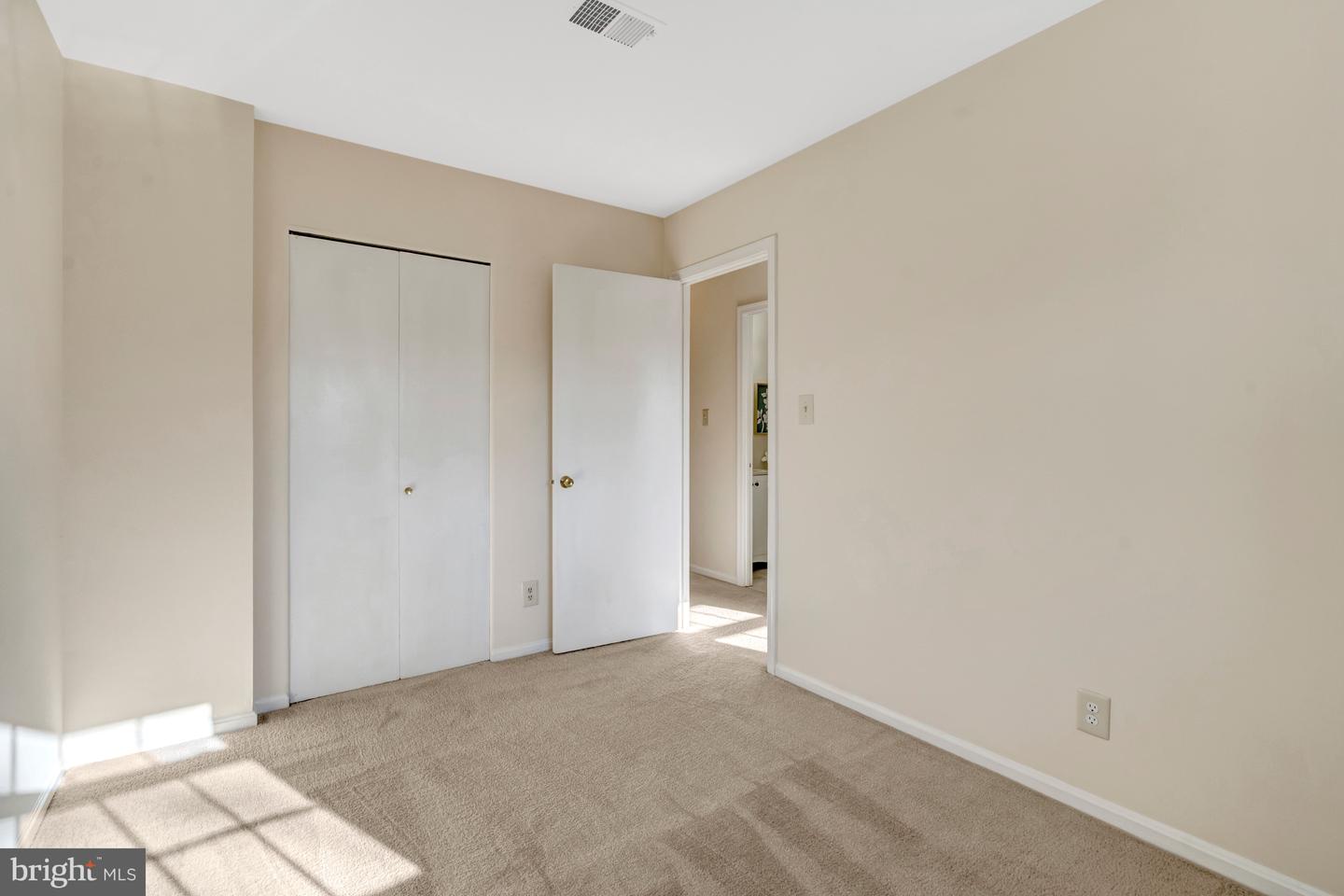 6306 PADDINGTON LN, CENTREVILLE, Virginia 20120, 4 Bedrooms Bedrooms, ,2 BathroomsBathrooms,Residential,For sale,6306 PADDINGTON LN,VAFX2286028 MLS # VAFX2286028