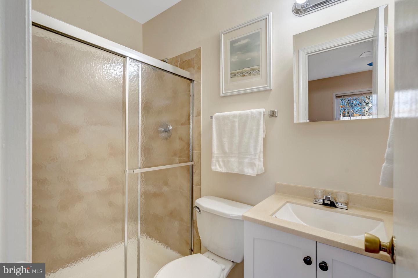 6306 PADDINGTON LN, CENTREVILLE, Virginia 20120, 4 Bedrooms Bedrooms, ,2 BathroomsBathrooms,Residential,For sale,6306 PADDINGTON LN,VAFX2286028 MLS # VAFX2286028