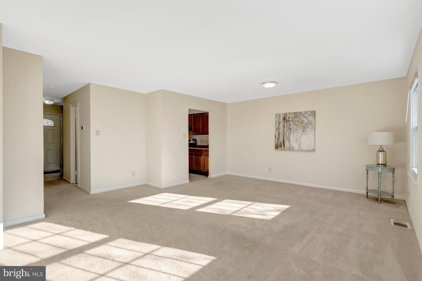 6306 PADDINGTON LN, CENTREVILLE, Virginia 20120, 4 Bedrooms Bedrooms, ,2 BathroomsBathrooms,Residential,For sale,6306 PADDINGTON LN,VAFX2286028 MLS # VAFX2286028