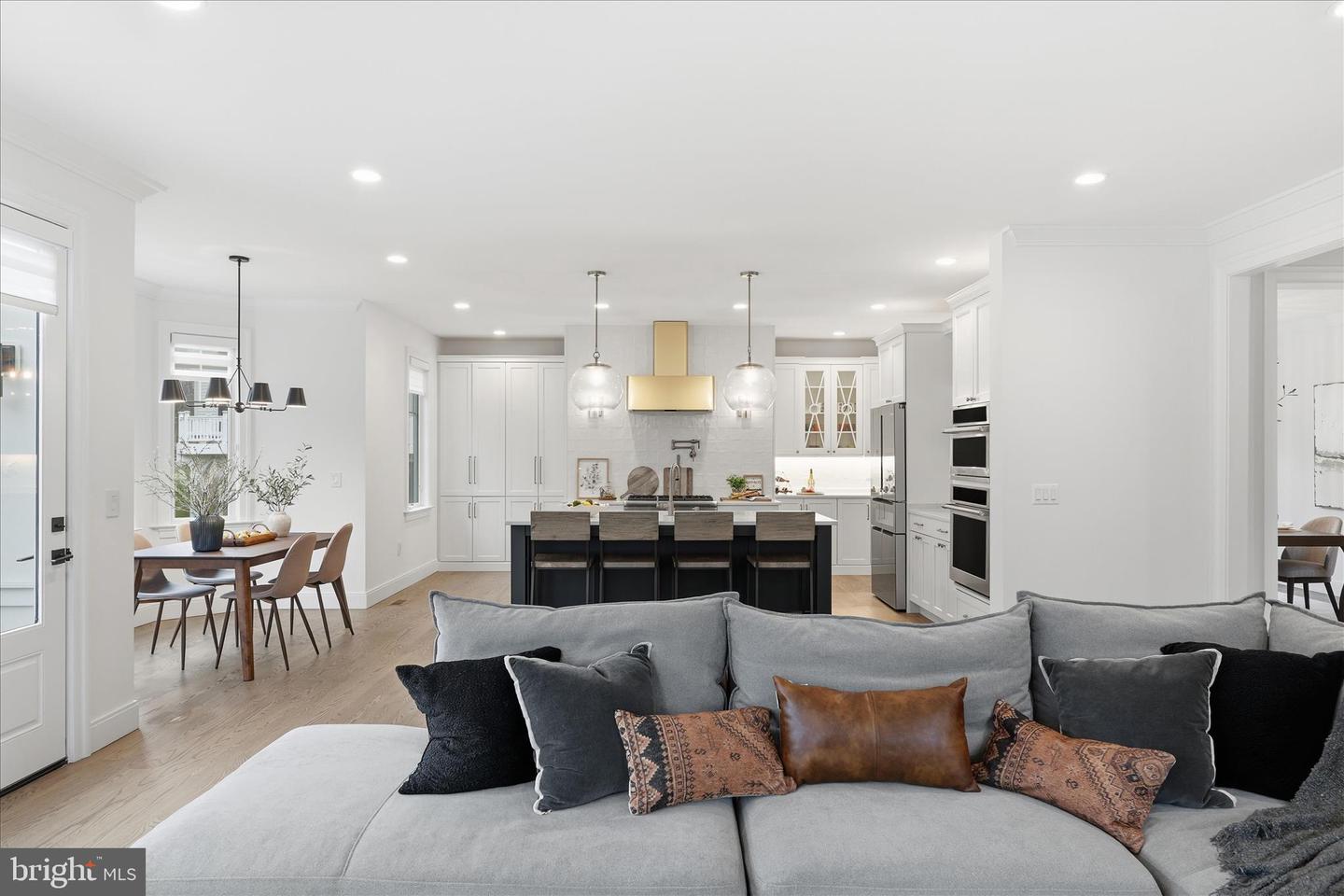 5696 TUNWELL CT, BURKE, Virginia 22015, 5 Bedrooms Bedrooms, ,4 BathroomsBathrooms,Residential,For sale,5696 TUNWELL CT,VAFX2286056 MLS # VAFX2286056