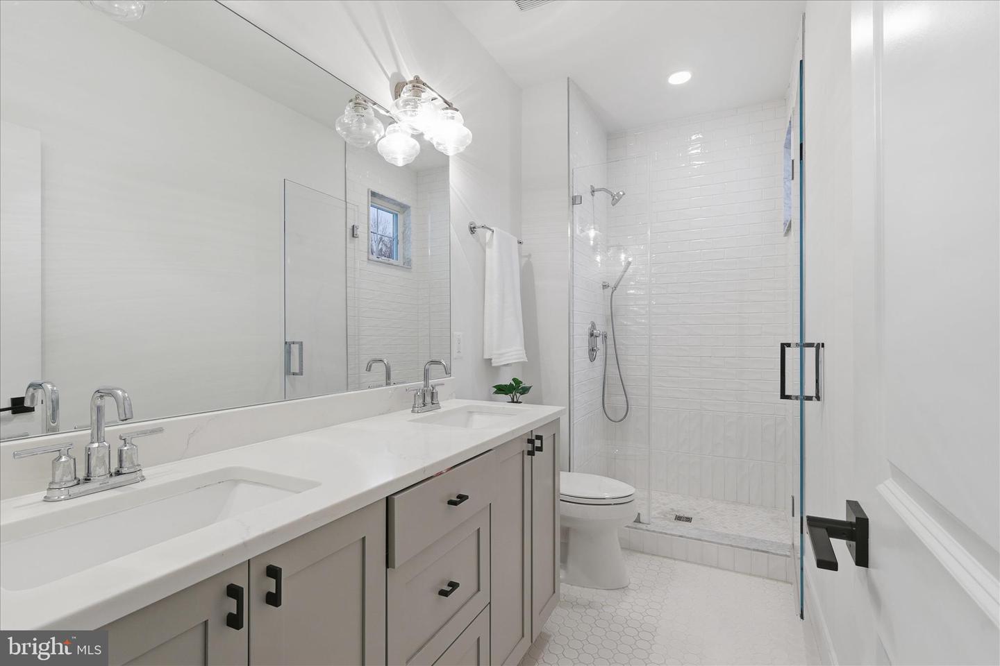 5696 TUNWELL CT, BURKE, Virginia 22015, 5 Bedrooms Bedrooms, ,4 BathroomsBathrooms,Residential,For sale,5696 TUNWELL CT,VAFX2286056 MLS # VAFX2286056