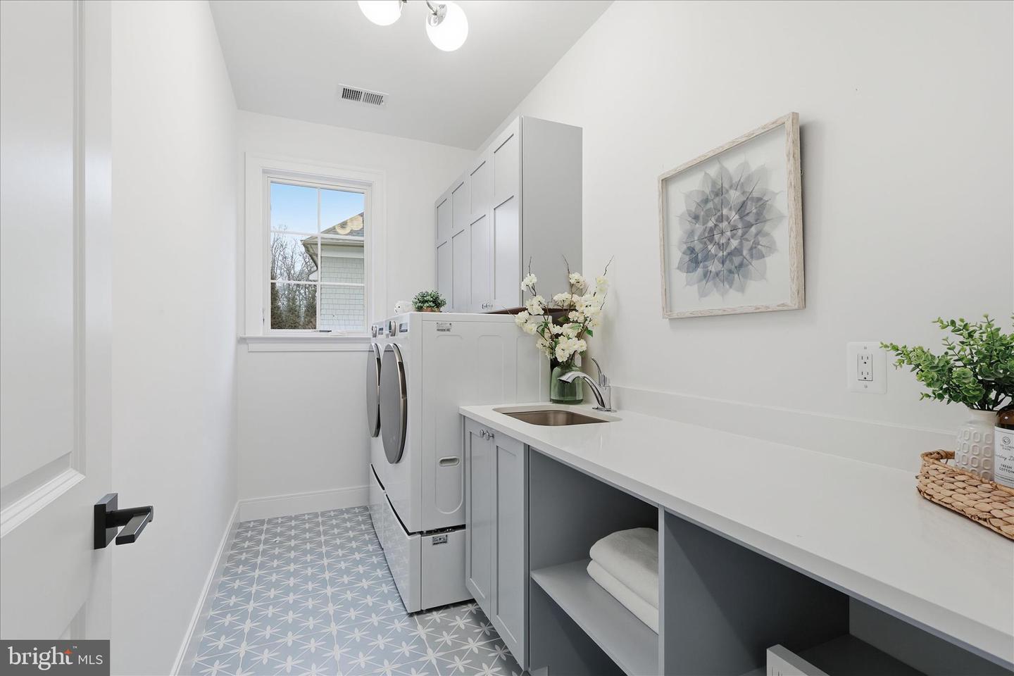 5696 TUNWELL CT, BURKE, Virginia 22015, 5 Bedrooms Bedrooms, ,4 BathroomsBathrooms,Residential,For sale,5696 TUNWELL CT,VAFX2286056 MLS # VAFX2286056