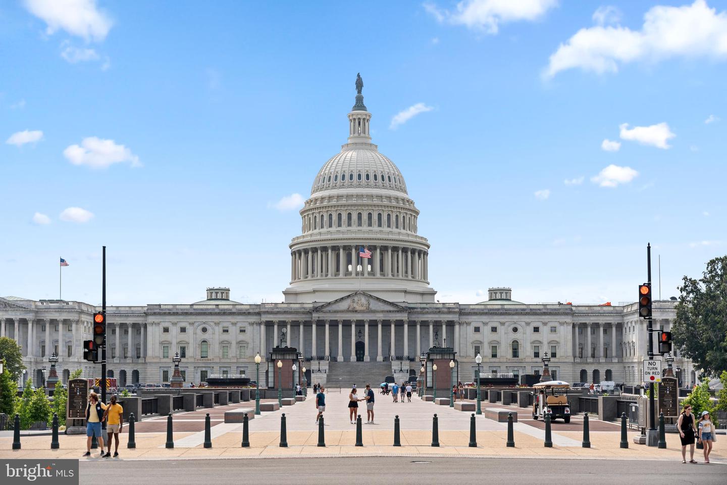 131 11TH ST NE #2, WASHINGTON, District Of Columbia 20002, 2 Bedrooms Bedrooms, 5 Rooms Rooms,1 BathroomBathrooms,Residential,For sale,131 11TH ST NE #2,DCDC2241688 MLS # DCDC2241688 131 11TH ST NE #2, WASHINGTON, District Of Columbia 20002, 2 Bedrooms Bedrooms, 5 Rooms Rooms,1 BathroomBathrooms,Residential,For sale,131 11TH ST NE #2,DCDC2241688 MLS # DCDC2241688