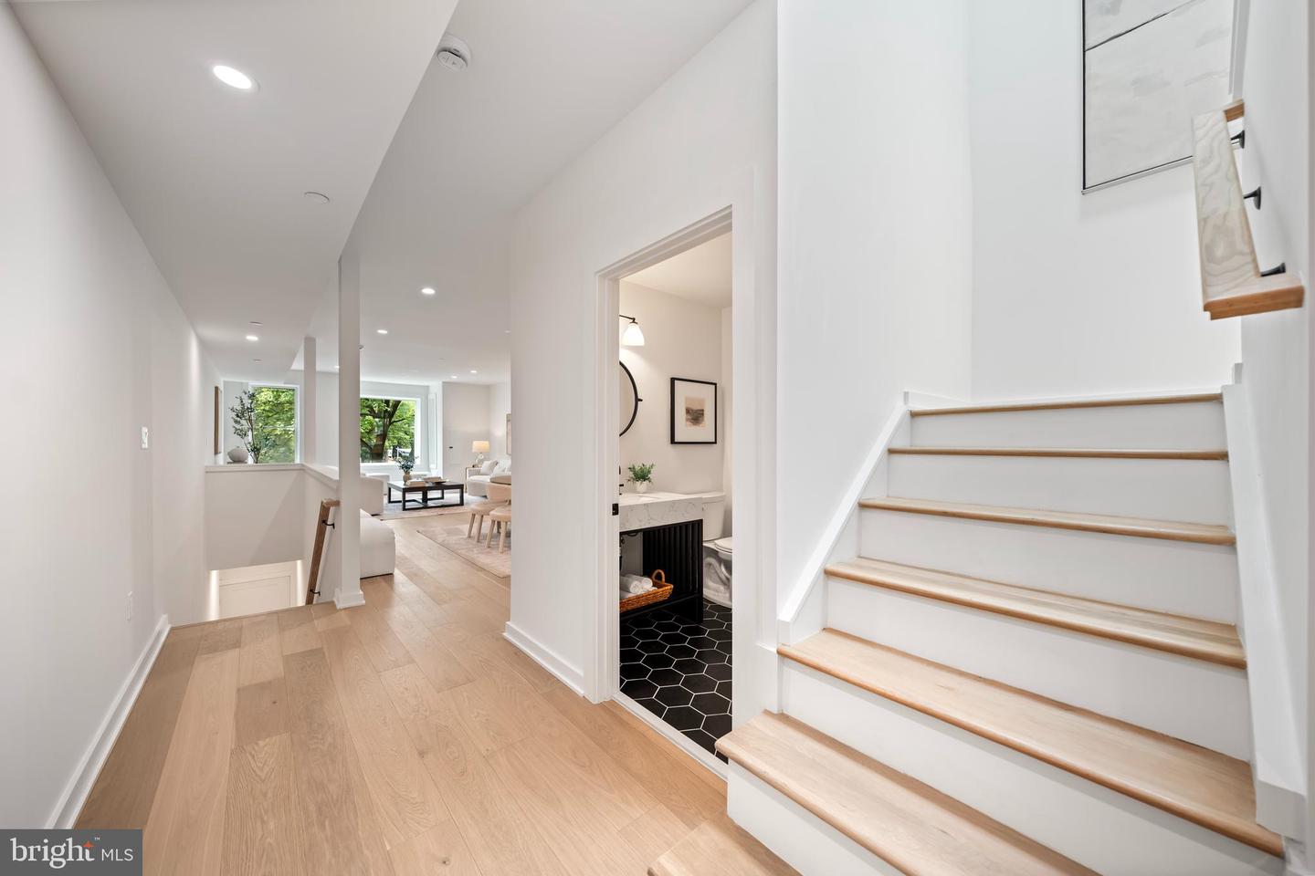 131 11 ST NE #3, WASHINGTON, District Of Columbia 20002, 4 Bedrooms Bedrooms, ,2 BathroomsBathrooms,Residential,For sale,131 11 ST NE #3,DCDC2241690 MLS # DCDC2241690