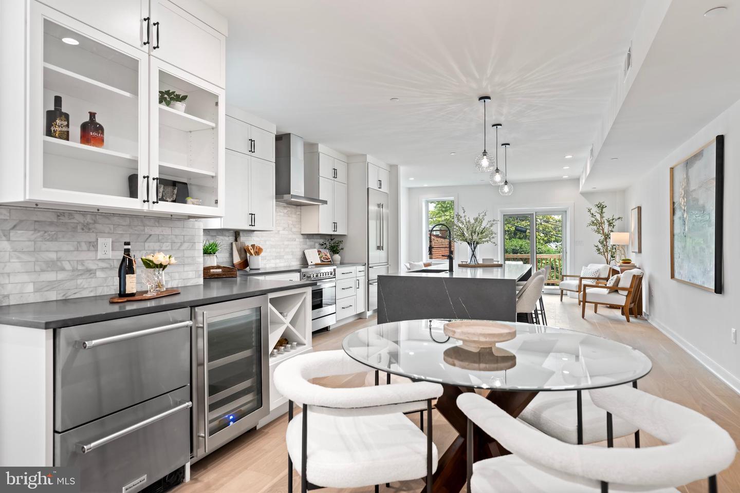 131 11 ST NE #3, WASHINGTON, District Of Columbia 20002, 4 Bedrooms Bedrooms, ,2 BathroomsBathrooms,Residential,For sale,131 11 ST NE #3,DCDC2241690 MLS # DCDC2241690