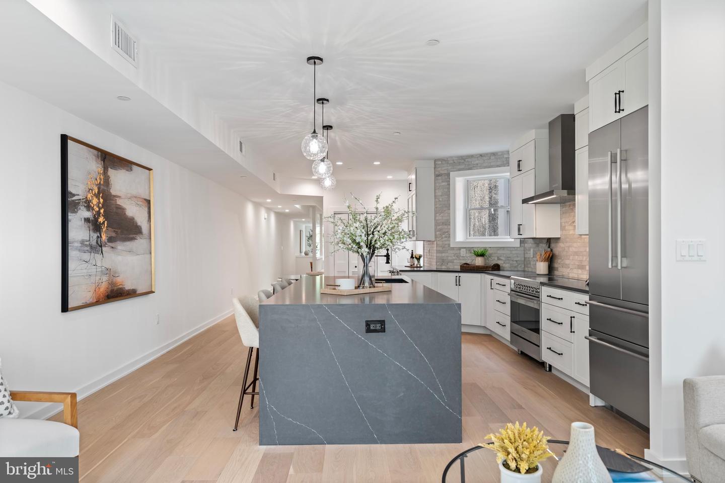 131 11 ST NE #3, WASHINGTON, District Of Columbia 20002, 4 Bedrooms Bedrooms, ,2 BathroomsBathrooms,Residential,For sale,131 11 ST NE #3,DCDC2241690 MLS # DCDC2241690