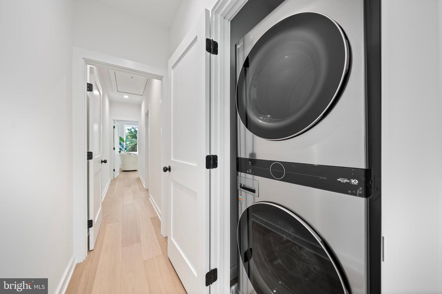 131 11 ST NE #3, WASHINGTON, District Of Columbia 20002, 4 Bedrooms Bedrooms, ,2 BathroomsBathrooms,Residential,For sale,131 11 ST NE #3,DCDC2241690 MLS # DCDC2241690